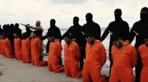 Ejecución de cristianos a manos del Estado Islámico. Foto: Captura de video difundido por el Estado Islámico.