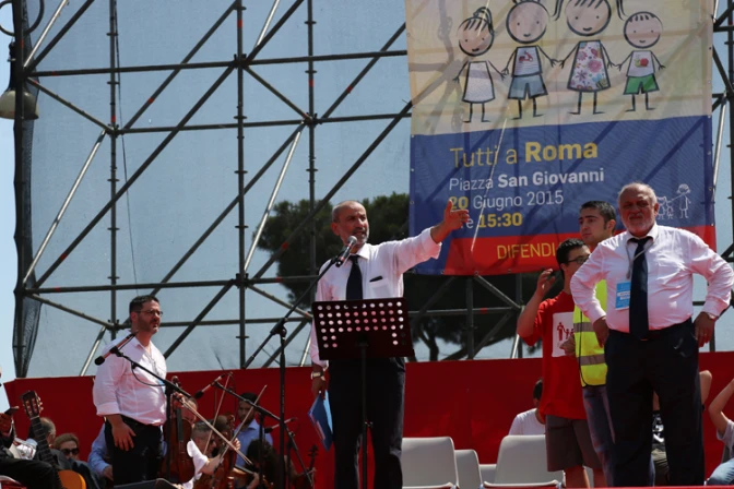 El Papa recibe a organizador de marcha contra ideología de género: Estoy con vosotros