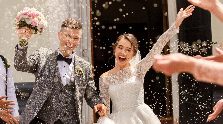 Los futuros matrimonios confían a Santa Clara el buen tiempo en el día de su boda y la felicidad de su unión. Crédito: Shutterstock?w=200&h=150