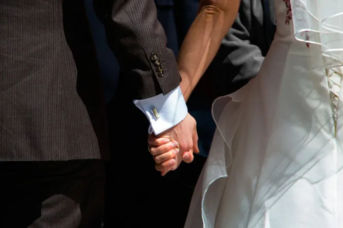 La boda de 20 parejas en el Vaticano es un signo de la importancia del matrimonio