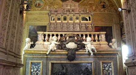 Inician restauración del ataúd que custodia las reliquias de San Francisco Javier