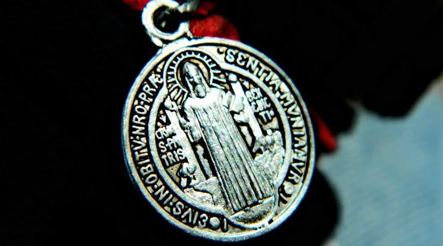 Medalla de San Benito, significado  Oraciones religiosas, Oración
