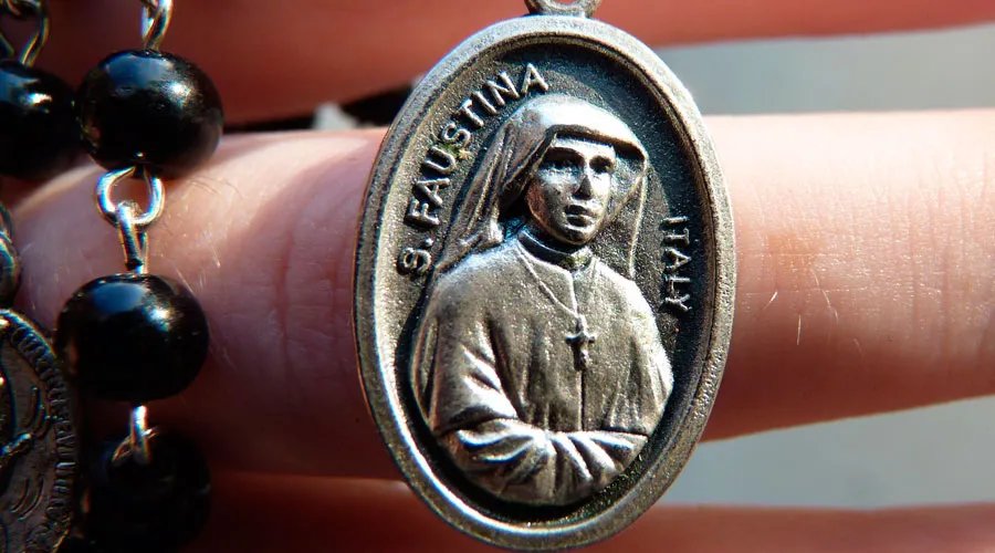 Medalla de Santa Faustina Kowalska - Foto: Pixabay (Dominio Público)?w=200&h=150