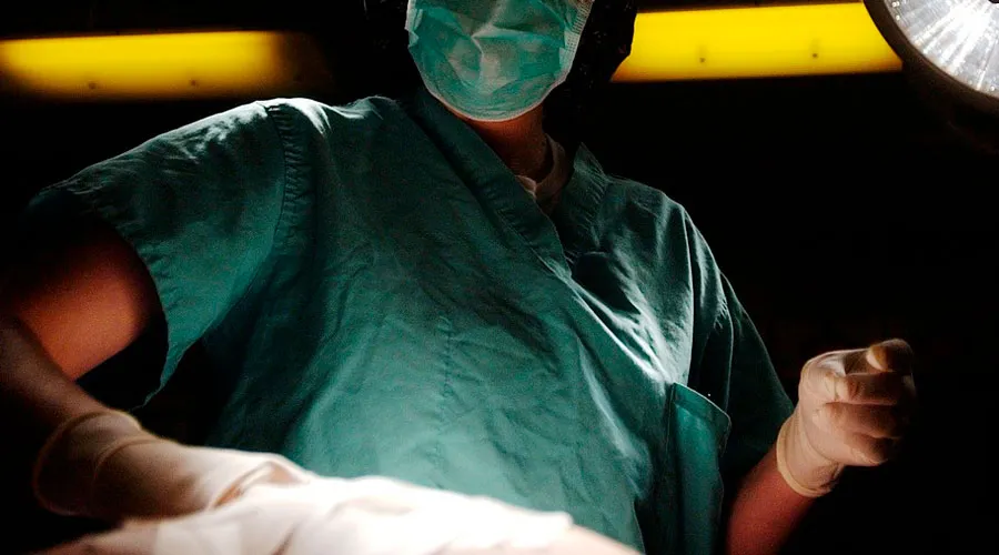 Absuelven a médico involucrada en muerte de joven a quien le practicó aborto