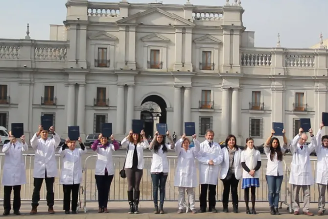 Médicos alertan sobre falacias del actual proyecto de ley sobre aborto en Chile