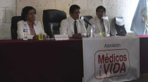 Conferencia de prensa de la Asociaciu00f3n Mu00e9dicos por la Vida. Foto: Difusiu00f3n.