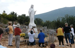 Imagen de la Virgen maru00eda en Medjugorje. Foto: Beemwej / Wikipedia. 