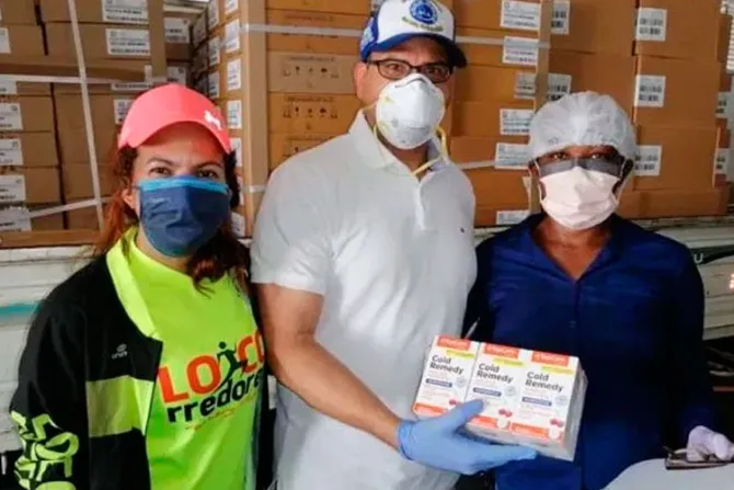 Iglesia entrega medicinas al Ministerio de Salud en República Dominicana