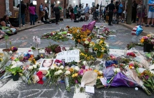 Memorial de las vu00edctimas del ataque de Charlottesville / Foto: Flickr Bob Mical (CC BY-NC-ND 2.0) 