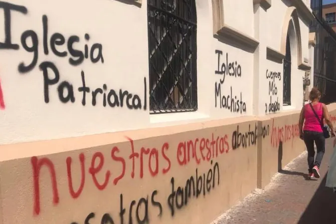 Una catedral y tres iglesias en Costa Rica fueron vandalizadas en Día de la Mujer [FOTOS] 