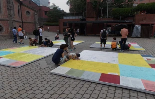 Los mensajes para el Papa en la Catedral de Seu00fal (foto Walter Su00e1nchez Silva / ACI Prensa) 