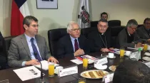 El Obispo Vargas en la mesa de diálogo por la Araucanía. Crédito: Secretaría General de la Presidencia de Chile