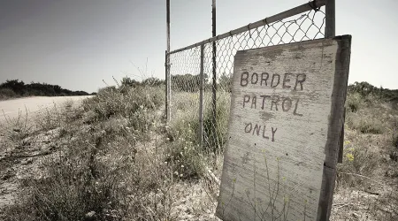 Corte Suprema de EEUU escuchará caso contra política de asilo “Permanecer en México”