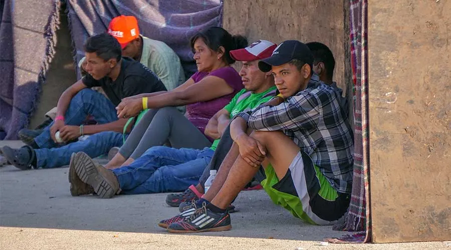 Migrantes acogidos en el estadio de Ciudad Deportiva Magdalena Mixhuca de Ciudad de México, a inicios de noviembre de 2018. Foto: David Ramos / ACI Prensa.
