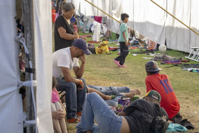 Diócesis fronteriza en Estados Unidos cierra centro temporal para migrantes