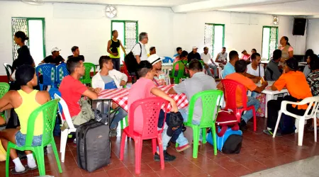 Iglesia en Colombia brinda albergue a 250 migrantes venezolanos