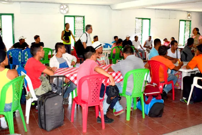 Iglesia en Colombia brinda albergue a 250 migrantes venezolanos