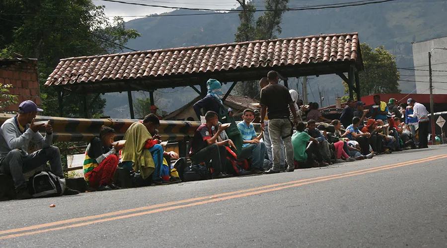 Migrantes Venezolanos en la vía Cúcuta-Pamplona. Créditos: Cristal Montanez (CC BY-SA 2.0)