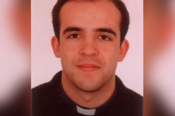 Joven sacerdote y 13 feligreses mueren en accidente en España
