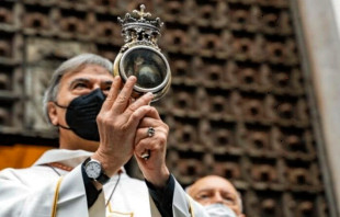 Se licu00faa la sangre de San Genaro el 19 de septiembre de 2021 | Cru00e9dito: Arquidiu00f3cesis de Nu00e1poles 