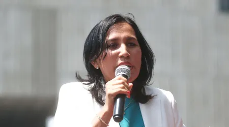 Perú: Congreso interpelará a ministra de Educación por controvertidos textos escolares