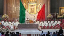 Mons. Giampietro Dal Toso preside la Misa en la Basílica de Guadalupe, en Ciudad de México: Foto: Insigne y Nacional Basílica de Santa María de Guadalupe.