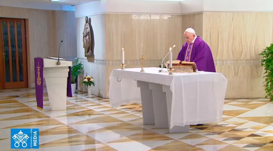 El Papa invita a confesarse con sentimiento de vergüenza por los pecados