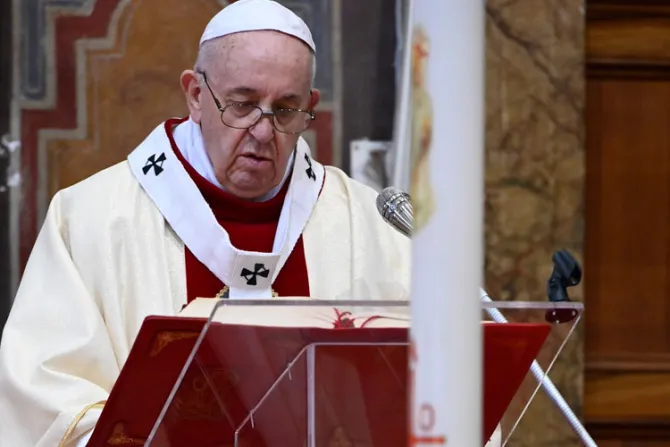 Domingo de la Divina Misericordia: El Papa dice que Dios no abandona al que se queda atrás