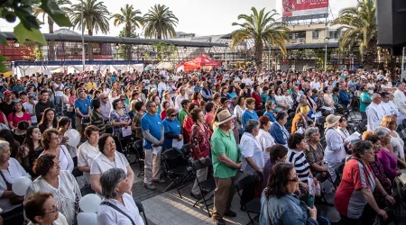 Miles participan en la tradicional Misa por las Familias en Chile