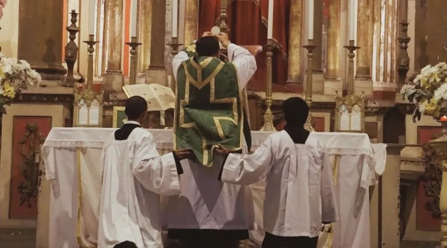 Defensores de la Misa Tradicional en Latín piden al Papa proteger la Summorum Pontificum