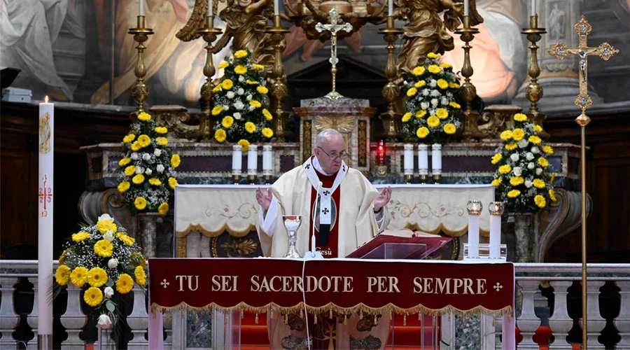 Papa Francisco celebra Misa Domingo de Misericordia. Crédito: Vatican Media?w=200&h=150