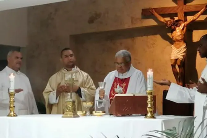 Arzobispo preside Misa de desagravio tras profanación de la Eucaristía en Santo Domingo