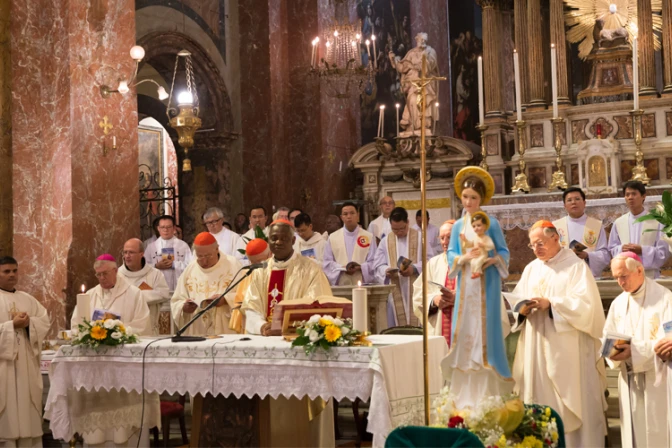 Cientos recuerdan al Cardenal Van Thuân, 13 años preso por el comunismo de Vietnam