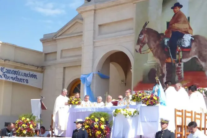 FOTOS: Celebran primer aniversario de canonización del Santo Cura Brochero en Argentina