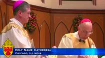 Mons. Blase Cupich y Arzobispo Emérito de Chicago, Cardenal Francis George. Foto: Captura de YouTube/EWTN