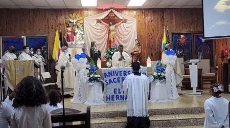 Sacerdote habría cometido sacrilegio al celebrar la Misa en Puerto Rico