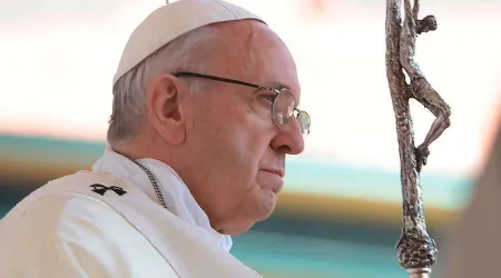 Convivencia y unión civil son lo mismo para el Papa, explica Arzobispo asesor de Francisco