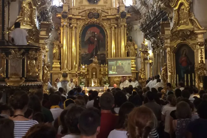 Jóvenes de Francia recuerdan en Misa y concierto de la JMJ a sacerdote asesinado por ISIS