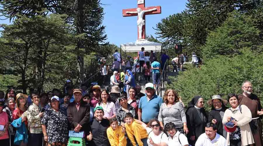 Unos 300 fieles en frontera de Chile y Argentina renuevan su compromiso por la paz