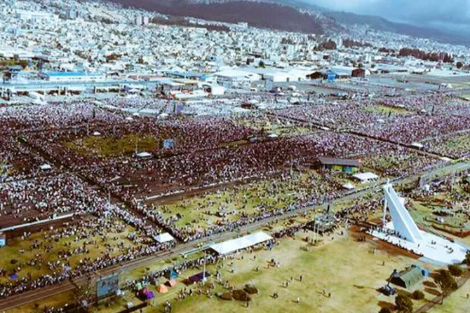 Más de un millón y medio de personas participan en Misa en Quito con el Papa Francisco