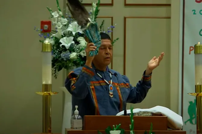 Oraciones y bailes indígenas en plena Misa provocan fuertes críticas en EE.UU.