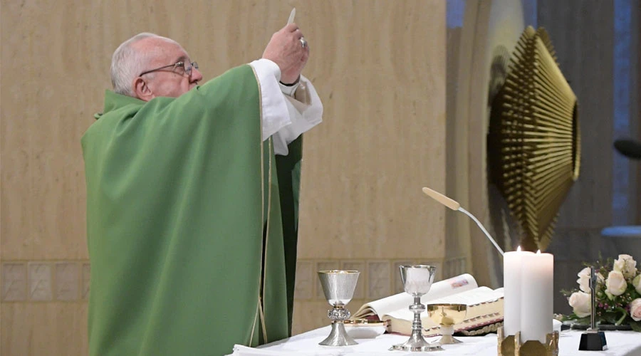 El Papa Francisco durante la Misa en Casa Santa Marta. Foto: L'Osservatore Romano?w=200&h=150