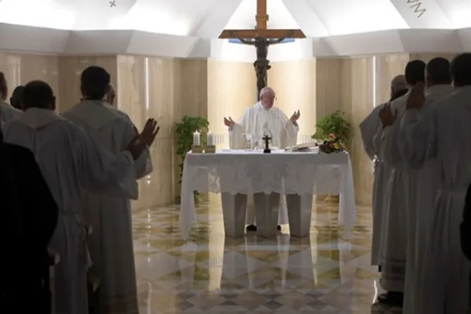 Papa Francisco: Valentía, oración y humildad son claves para transmitir Palabra de Dios