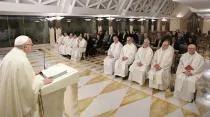 El Papa en la Casa Santa Marta. Foto: Vatican Media