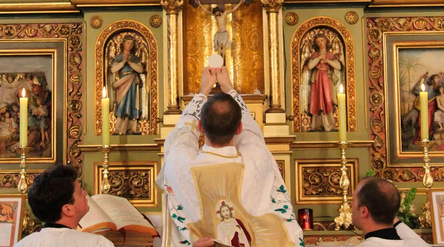 Restricciones a Misa tradicional no son avance sino retroceso, explica Arzobispo