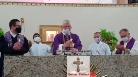 Pastor evangélico "concelebró" Misa en Brasil, obispo anuncia sanciones
