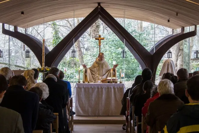 Arzobispo pide no descuidar la Misa dominical durante las vacaciones