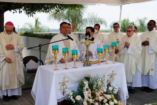 Obispo llama a ecuatorianos a defender la vida sin miedo