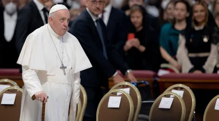 Agravamiento de dolor en la rodilla obliga al Papa Francisco a cambiar su agenda