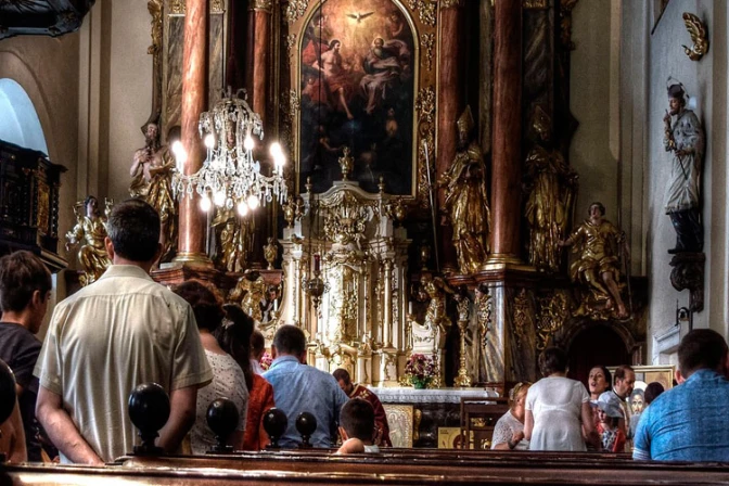 Un año de prisión para jóvenes que interrumpieron Misa al grito de “aborto libre”